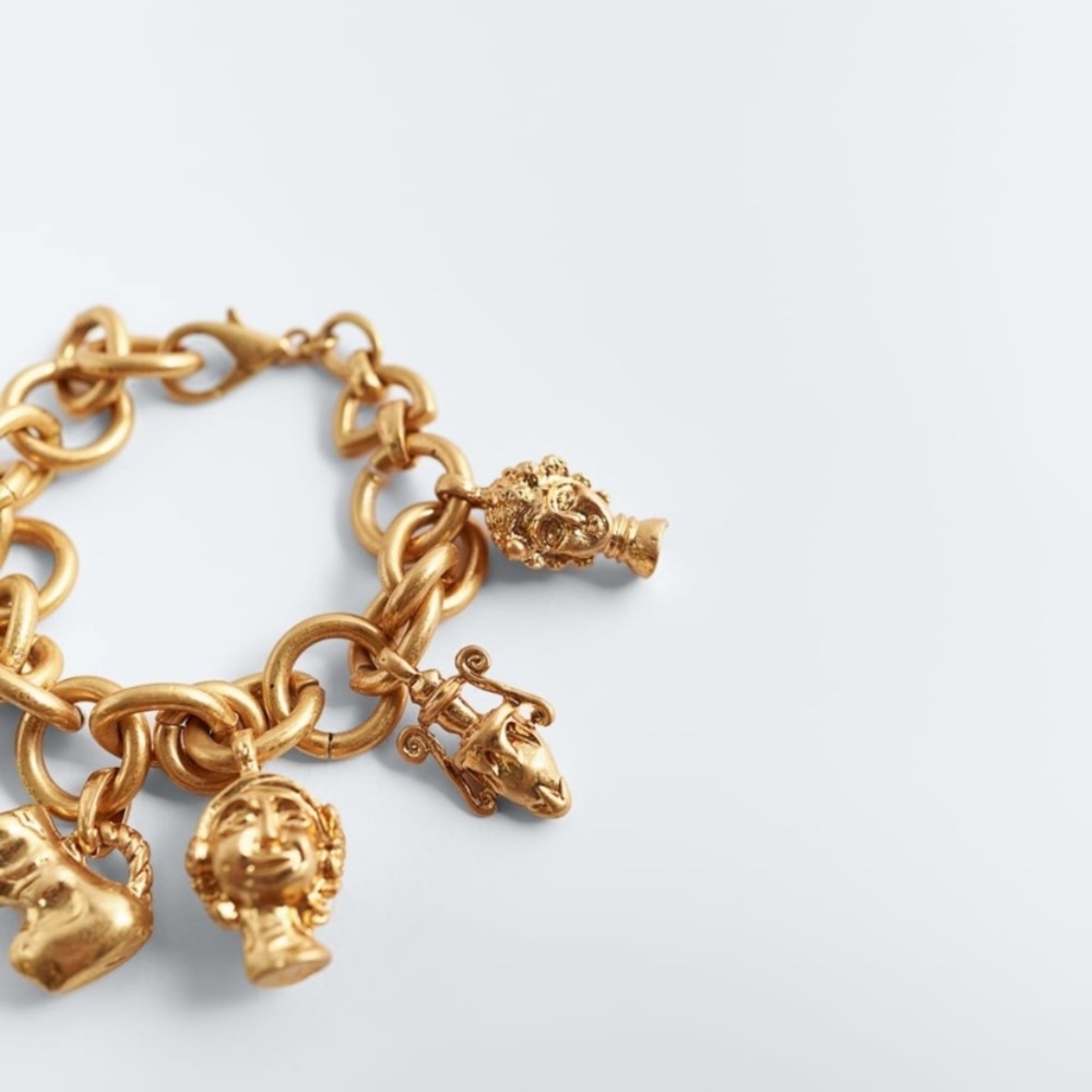 NWT Zara rare chunky faces & vaces charm statement bracelet - Picture 5 of 17